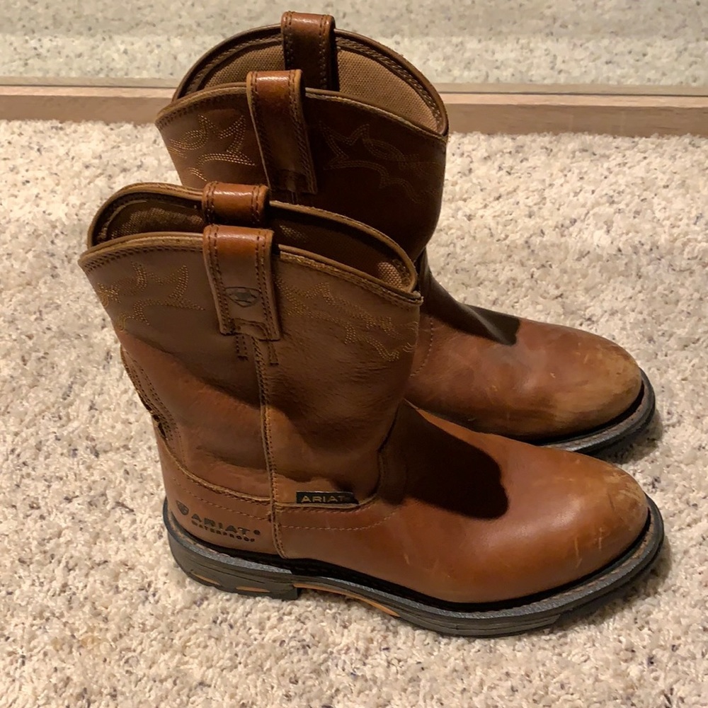 Men’s Ariat Waterproof Boots, size 7D